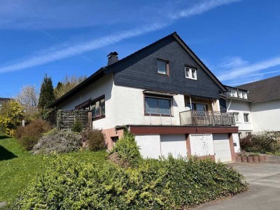Einfamilienhaus mit Einliegerwohnung und idyllischem Garten in Lindlar-Hartegasse