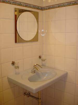 Sonnige, ruhige, helle und schöne Wohnung - PROVISIONSFREI