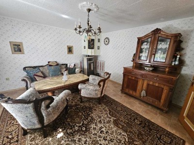 Geräumiges Einfamilienhaus mit Einliegerwohnung – ideal für Familien mit Platzbedarf.