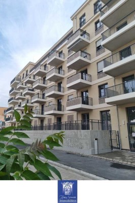 Traum-Familienwohnung an der Elbe im Erstbezug! Eigener Garten, große Terrasse, EBK!