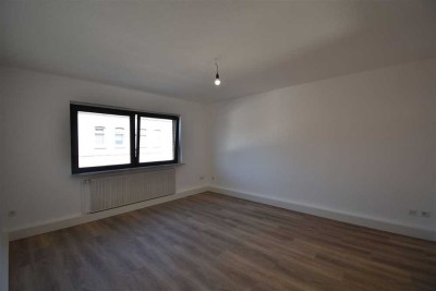 Renoviert! Bezugsfreie 2-Zimmer-Wohnung in ruhiger Lage