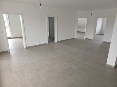 Geräumige 4‑Zimmer Wohnung mit Balkon in Großostheim Erstbezug