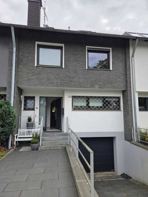 Großzügiges Reihenhaus mit großem Garten in schönster Lage von Mülheim-Speldorf