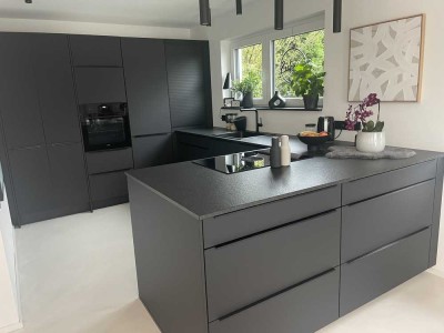 • Exklusive Neubau- Maisonette • Wohnen über zwei Etagen im Dorf