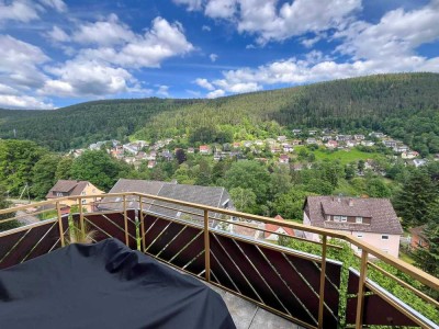 Schöne Maisonette-Wohnung mit Balkon und Garage