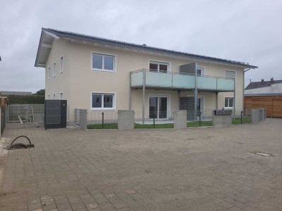 Erstbezug mit Terrasse: Stilvolle 3-Raum-Wohnung mit gehobener Innenausstattung in Mößling