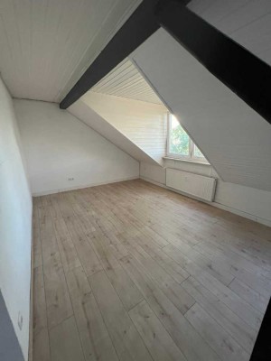 Helle 3-Zimmer Wohnung mit Gartenmitnutzung