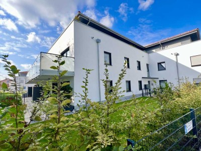 NEUWERTIGE 2 ZIM. EG-WOHNUNG - KfW 40 PLUS - GARTEN - TERRASSE - TG-STELLPLATZ