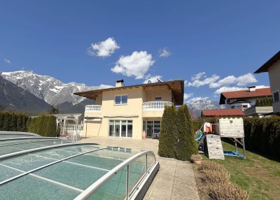 Luxuriöses Einfamilienhaus mit Pool in einzigartiger Ruhelage