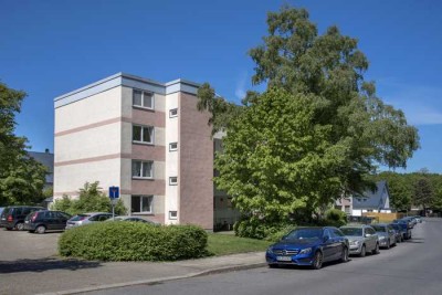 3-Zimmer-Wohnung in der City frei, und das Bad ist auch neu!!