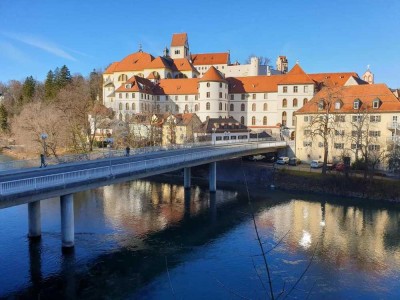 Praxis/Büro 2-Raum-Erdgeschosswohnung mit gehobener Innenausstattung mit EBK in Füssen