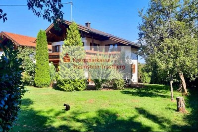 Einfamilienhaus mit Blick in die Natur