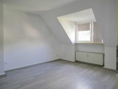 schöne 3 Zimmer Wohnung mit Tageslichtbadezimmer