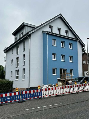 Wohnberechtigungsschein! Dachgeschoss - Wohnung mit Aufzug und schönem großen Balkon