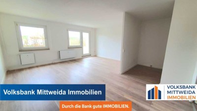 Frei ab 01.12.2024 - Sonnige 3-Raum-Wohnung mit Balkon und PKW-Stellplatz