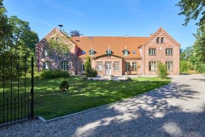 Top renovierte Altbauwohnung mit Blick auf die Kossau!