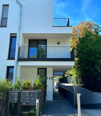 Wunderschöne 3 Zi-Wohnung mit 2 Balkonen, 2 Bäder und Einbauküche / auch als Anlageobjekt