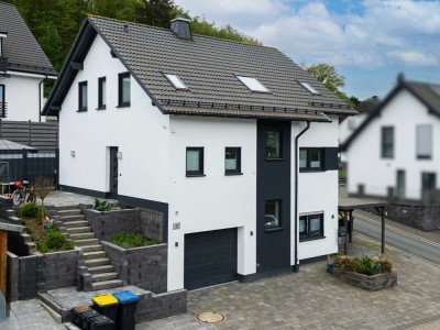 Modernes Einfamilienhaus mit Einliegerwohnung in Meschede