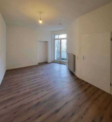 Hübsche Singlewohnung im Innenhof mit Balkon und EBK als Option!!!