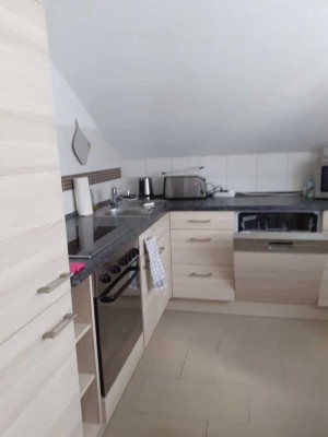 Gepflegte 1 Zimmer Dachgeschosswohnung mit  Einbauküche und Einbauschränken in Calw zu vermieten