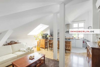 IMMOBERLIN.DE - Lichtdurchflutete Dachgeschosswohnung mit Terrasse