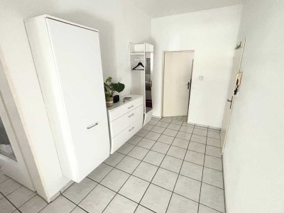 Schöne Wohnung // Zum 1.8. einziehen!