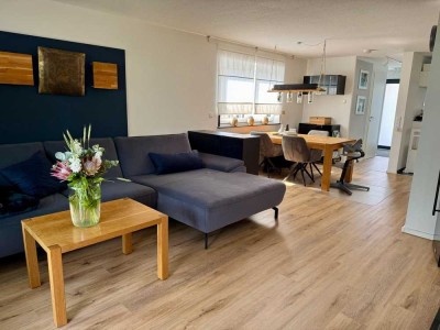 Neuwertige Wohnung - Haus-im-Haus mit Garten - modernes Wohnen auf zwei Ebenen
