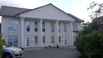 Luxuriöse Doppelhaushälfte in ruhiger Wohnlage
