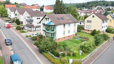 TOP gepflegtes 2 Fam.- Haus, 2 Garagen, Wintergarten über 2 Etagen, Keller, Rendite möglich!