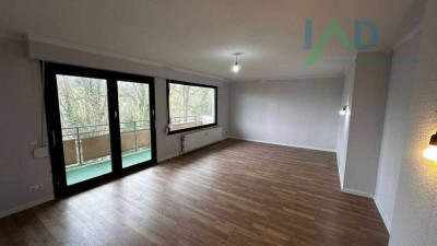 Zwei stilvolle Einfamilienhäuser auf einem großzügigen Gemeinschaftsgrundstück