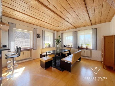 Gepflegte Doppelhaushälfte im Altbaucharme mit Gewerbefläche im Erdgeschoss - zentral in Mering