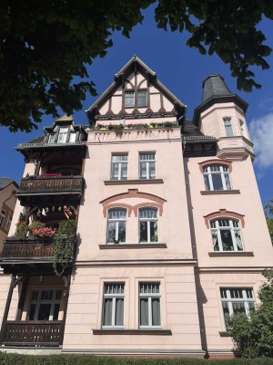 Charmante Eigentumswohnung mit Balkon in gepflegtem Denkmalhaus