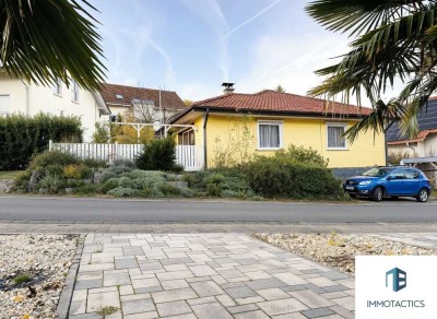 Attraktiver Bungalow in ruhiger Wohnlage mit Garage , Garten und Solaranlage