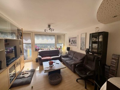 Renditen Jäger !!!!!Vermietete 3-Zimmer-Wohnung + ausgebaute Bühne im DG!