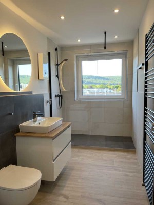 Modernisierte 3-Zi.-Whg. mit Gäste-WC und EBK