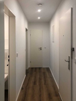 Schöne helle 2 Zi-Wohnung mit Kochnische, Balkon und Abstellkammer