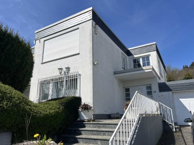 Einfamilienhaus mit ELW in Frankfurt am Main Seckbach