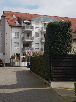 Helle 2 ZW mit Einbauküche und Balkon in ruhiger Wohnlage