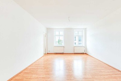 CHARMANTE ALTBAUWOHNUNG *** SOFORT BEZUGSFREI