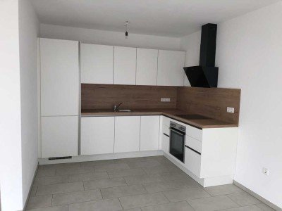 Geschmackvolle, neuwertige 3-Zimmer-Terrassenwohnung mit geh. Innenausstattung mit Balkon und EBK