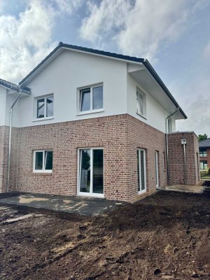 Attraktive 5-Raum-Doppelhaushälfte mit gehobener Innenausstattung und EBK in Rellingen