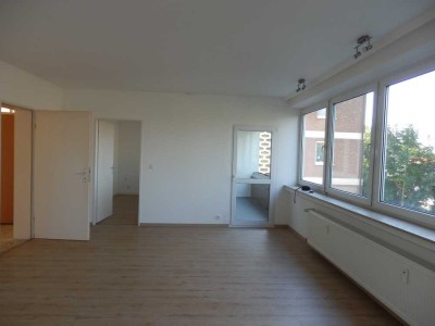 Von Privat: Neu renovierte Wohnung 4 Z/K/B 100 m2