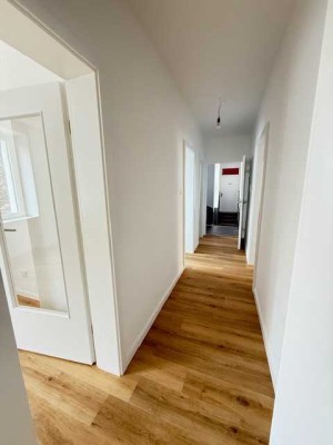 Neu renovierte 3 ZKB-Wohnung in Augsburg-Oberhausen