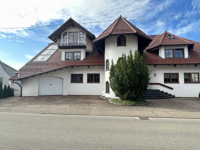 Großzügig wohnen mit Balkon und Garage!