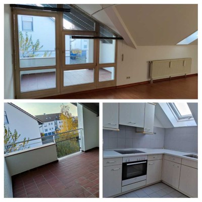 Helle Dachgeschosswohnung mit Küche + Loggia + Garage + Hausmeister Service / provisionsfrei