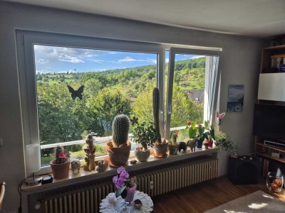 Gemütliche 3-Zimmer-Wohnung mit zwei Balkonen und extra DG-Zimmer