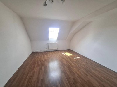 Bad Erlach: Tolle kleine Wohnung mit Garten(mit)benützung in schöner Lage
