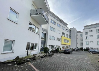 Mitten in der City und dennoch ruhig gelegen! Schöne, gut geschnittene und helle 3 Zimmer-Wohnung.