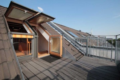 Lichtdurchflutete Maisonettewohnung mit Dachterrasse im beliebten Waldstraßenviertel