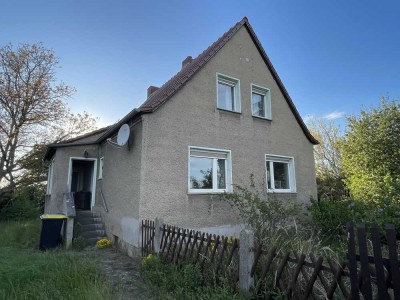 Wunderschönes Grundstück! Einfamilienhaus in Lützen, Sanierungsobjekt.